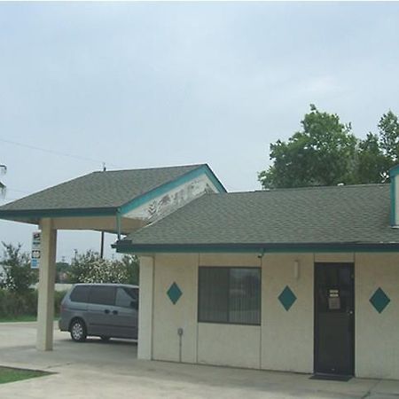 Passport Inn San Antonio Exterior photo
